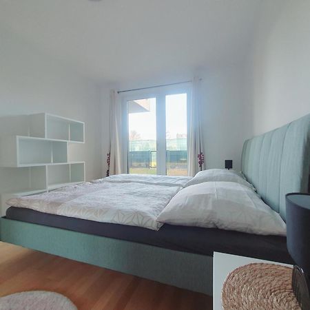 Near Lake One Bedroom Cute Apartment Wien Eksteriør bilde