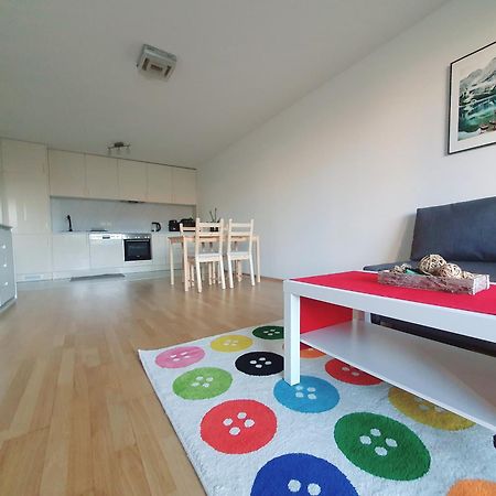 Near Lake One Bedroom Cute Apartment Wien Eksteriør bilde