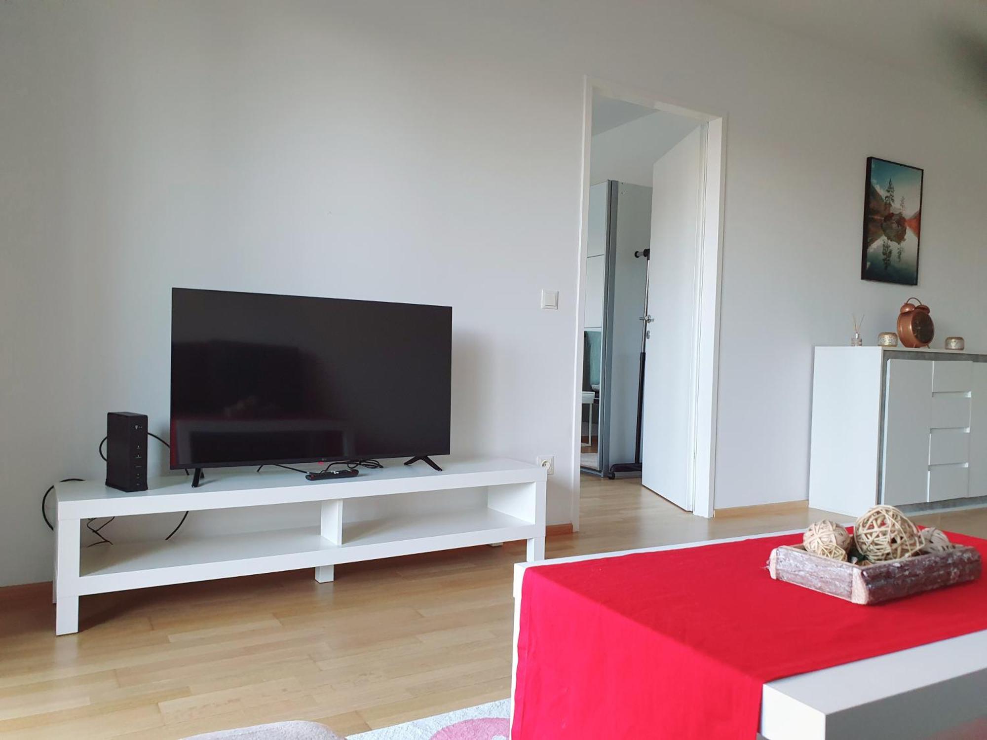 Near Lake One Bedroom Cute Apartment Wien Eksteriør bilde
